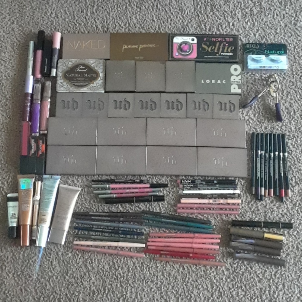 Makeup Bundle Galore price negotiable